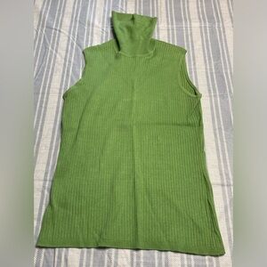 💛TODAY***$13***Chico’s spring green sleeveless turtleneck.